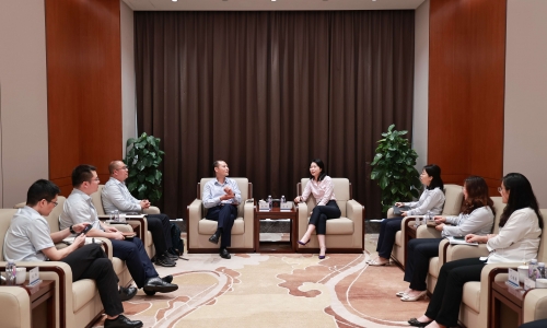 上海浦东发展银行嘉兴分行行长张辉莅临南宫电子游戏调研交流