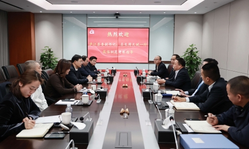 庐江县委副书记、县长周天斌一行莅临南宫电子游戏考察
