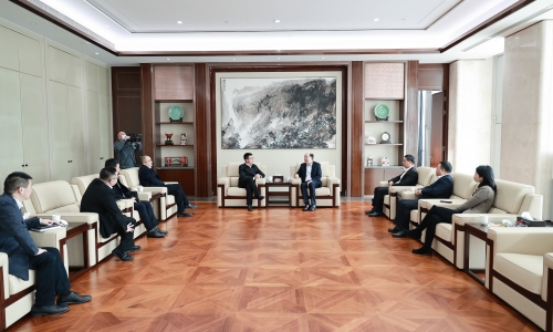 收心凝神，起跑就是冲刺丨年初六，市委书记于会游莅临南宫电子游戏走访慰问